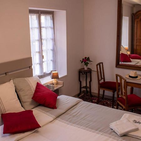Une Suite Au Jardin Hyenville Exterior photo